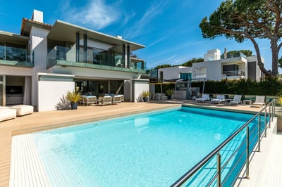 Luxury Villa Photo #4