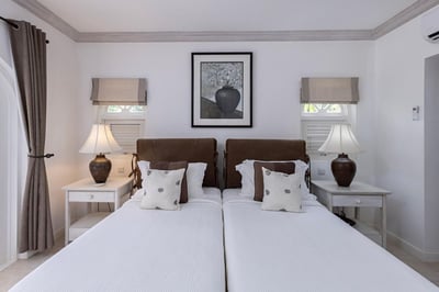 Luxury Villa Photo #9