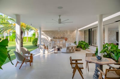 Luxury Villa Photo #9