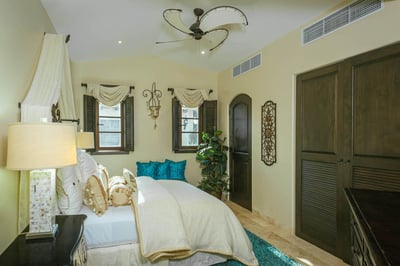 Luxury Villa Photo #34