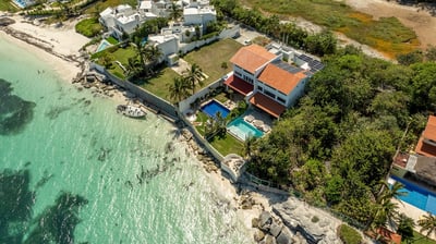 Luxury Villa Photo #2