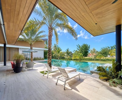Luxury Villa Photo #3