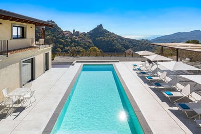 Luxury Villa Photo #8