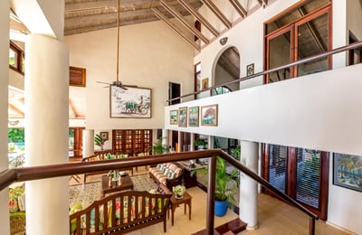 Luxury Villa Photo #17