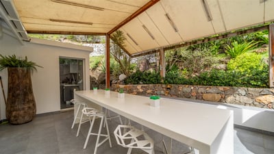 Kitchen & Dining Area