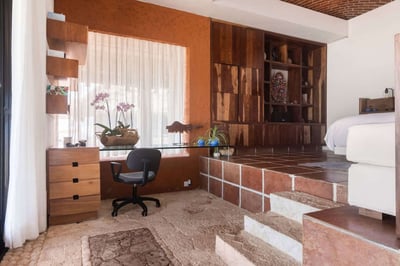 Luxury Villa Photo #26