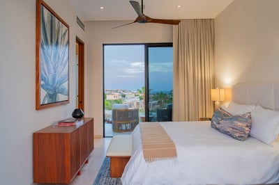 Luxury Villa Photo #28