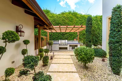 Luxury Villa Photo #23