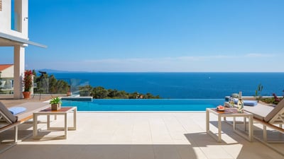 Luxury Villa Photo #17