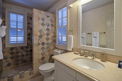 Luxury Villa Photo #23