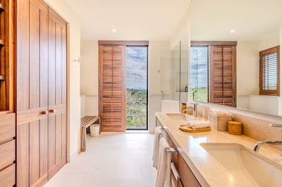 Luxury Villa Photo #24