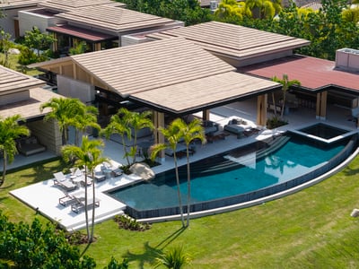 Luxury Villa Photo #2