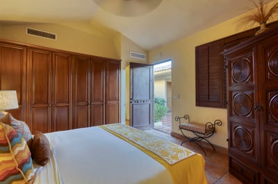 Luxury Villa Photo #50