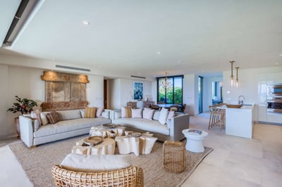 Luxury Villa Photo #14