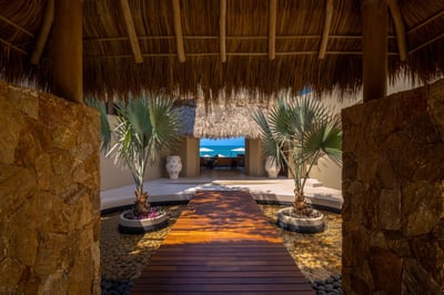 Luxury Villa Photo #34