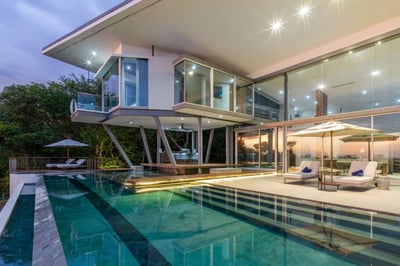 Luxury Villa Photo #4