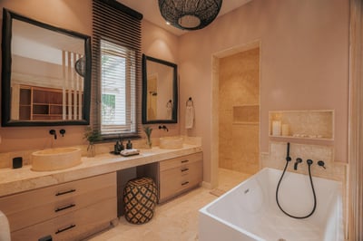 Luxury Villa Photo #39