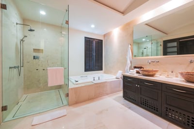 Luxury Villa Photo #28