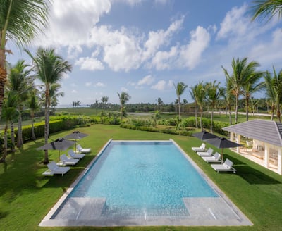 Luxury Villa Photo #4