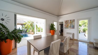Luxury Villa Photo #13