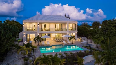 Luxury Villa Photo #9