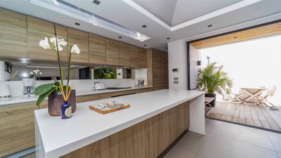 Kitchen & Dining Area