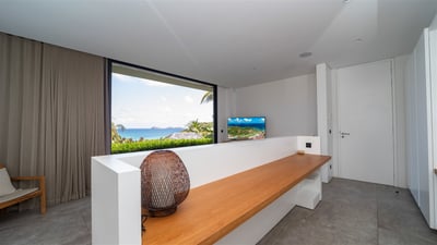 Luxury Villa Photo #40