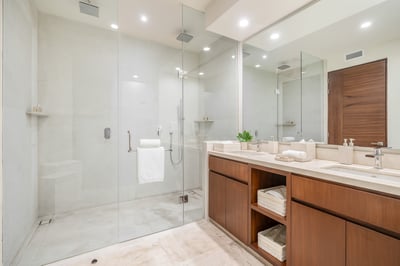 Luxury Villa Photo #15