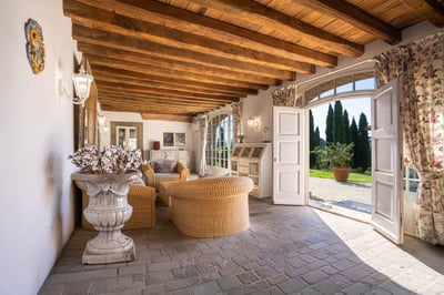 Luxury Villa Photo #16