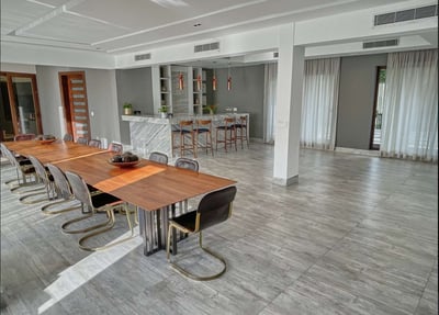 Luxury Villa Photo #17