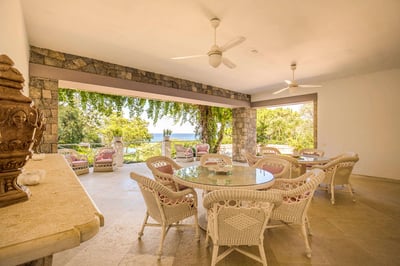 Luxury Villa Photo #18