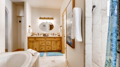 Lower level King Suite jetted tub and shower