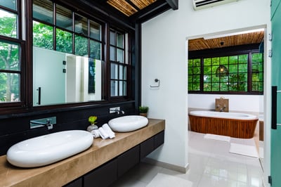 #5. This is the perfect bathroom for any mood!
