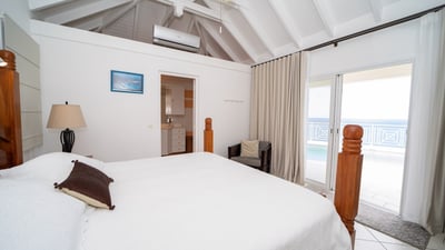 Luxury Villa Photo #19