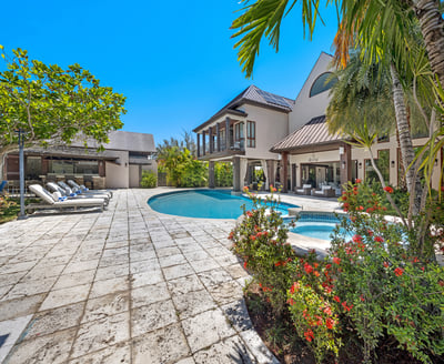Luxury Villa Photo #2