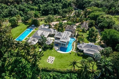 Luxury Villa Photo #4