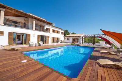 Luxury Villa Photo #2