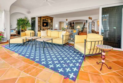 Luxury Villa Photo #18
