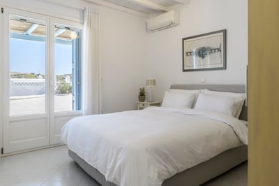 Luxury Villa Photo #30