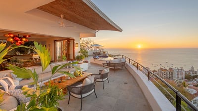 Luxury Villa Photo #24