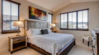 King room 1 on upper level with hall bath