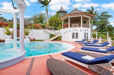 Luxury Villa Photo #3
