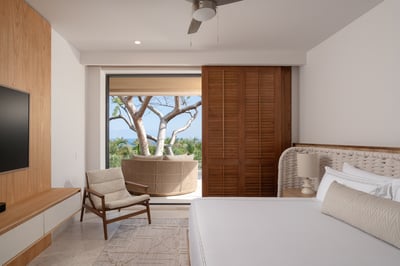 Luxury Villa Photo #37