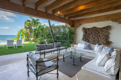 Luxury Villa Photo #15