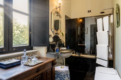 Luxury Villa Photo #22