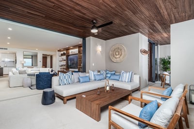 Luxury Villa Photo #11