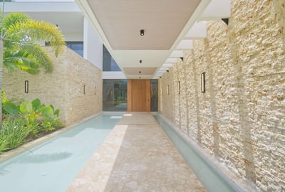 Luxury Villa Photo #12