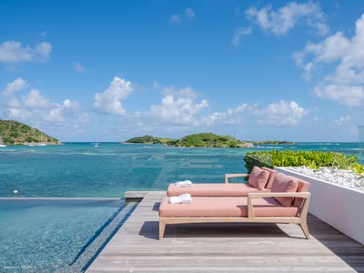 Luxury Villa Photo #3