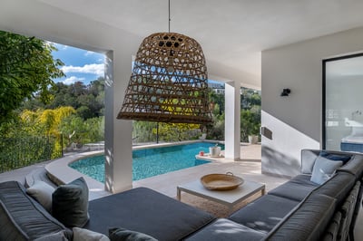 Luxury Villa Photo #6