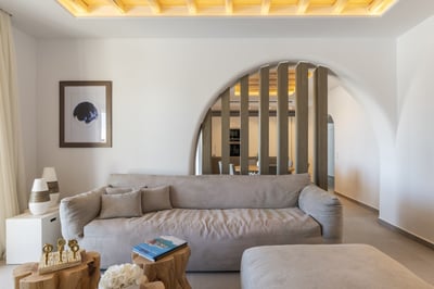 Luxury Villa Photo #19